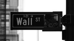 Wall Street Menguat Setelah Kesepakatan AS-Iran, Harga Minyak Turun